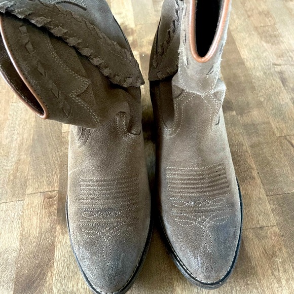Ariat women’s suede boots size 7. - Picture 1 of 8